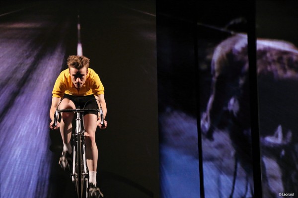 Théâtre : "Anquetil tout seul" retour sur un champion hors-norme au Studio Hébertot