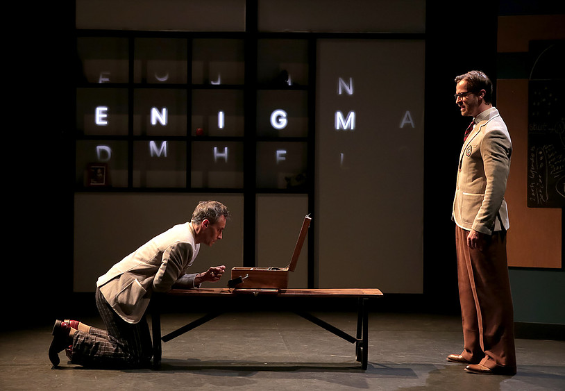 Théâtre : "La Machine de Turing" de Benoît Solès au Théâtre Michel