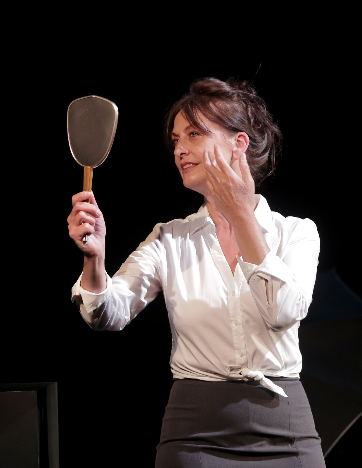 Théâtre : « La femme qui ne vieillissait pas » de Grégoire Delacourt